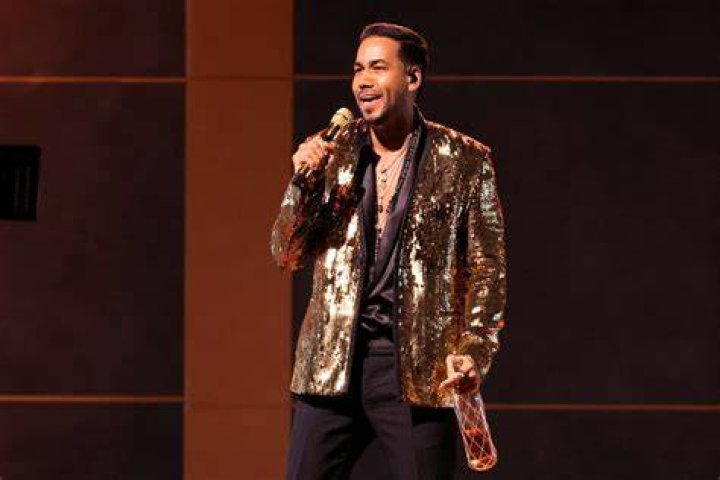 2022 Latin GRAMMYs Romeo Santos Gets A Buzz On With Captivating "Bebo
