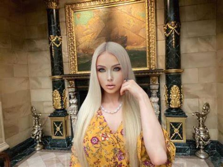 27 Surreal Photos Of Valeria Lukyanova, The Human Barbie Doll