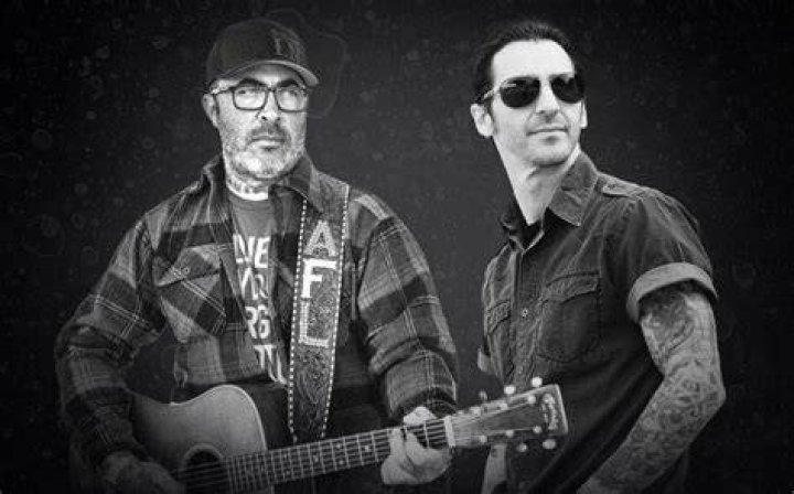 aaron lewis and sully erna two of the best voices in the business