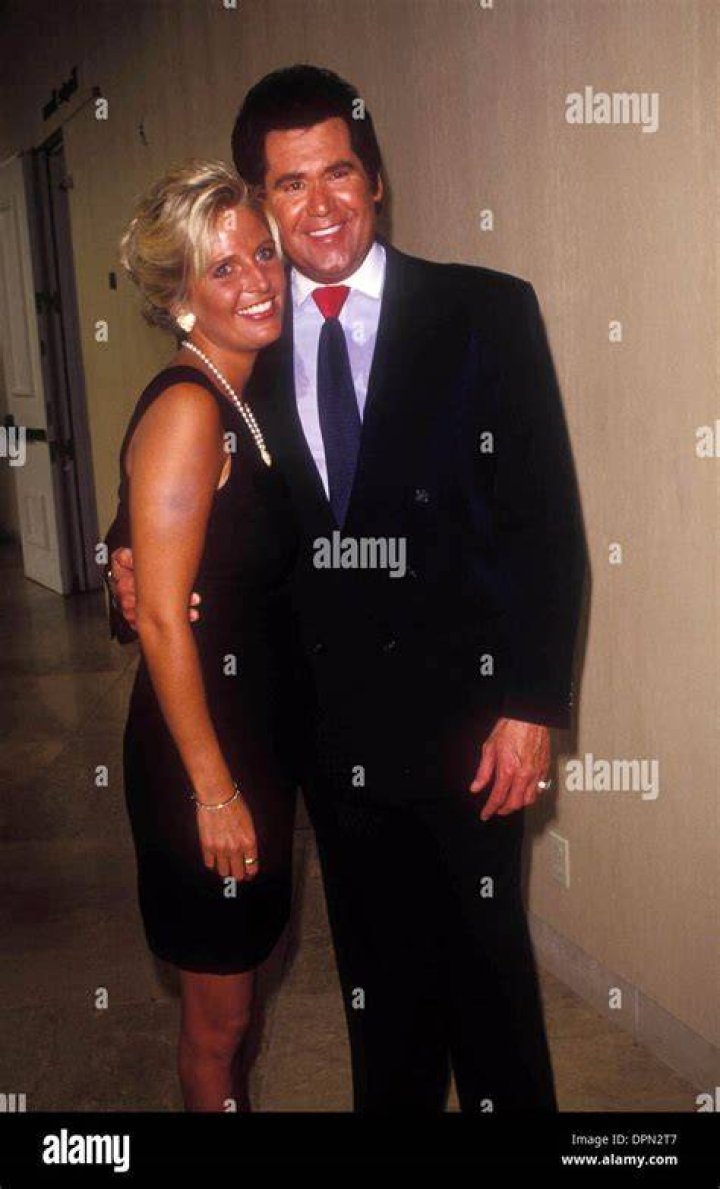 Aug. 10, 2006 WAYNE NEWTON AND ELAINE OKAMURA.WEDDING IN LAS VEGAS