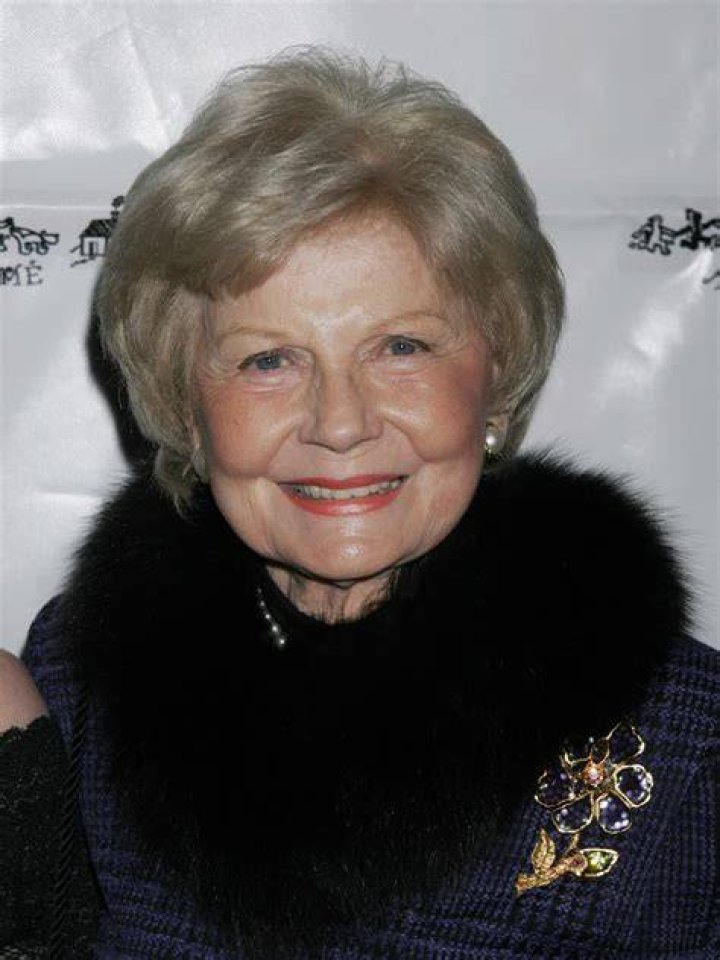 Barbara Billingsley, TV's June Cleaver, dies at 94 Nation