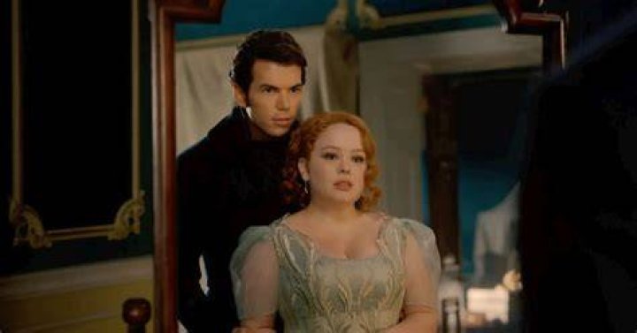 Bridgerton Penelope & Colin MirrorMirror YouTube