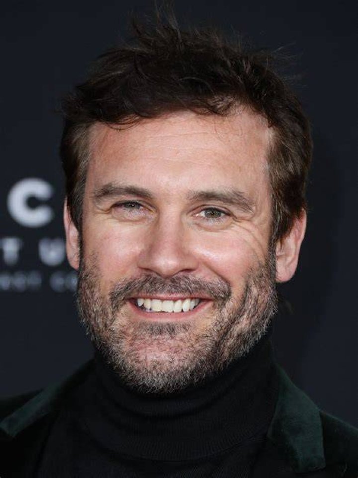 Clive Standen wife Is Clive Standen married? Who is Clive Standen’s
