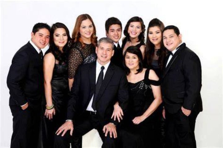 Dennis Roldan Family Picture