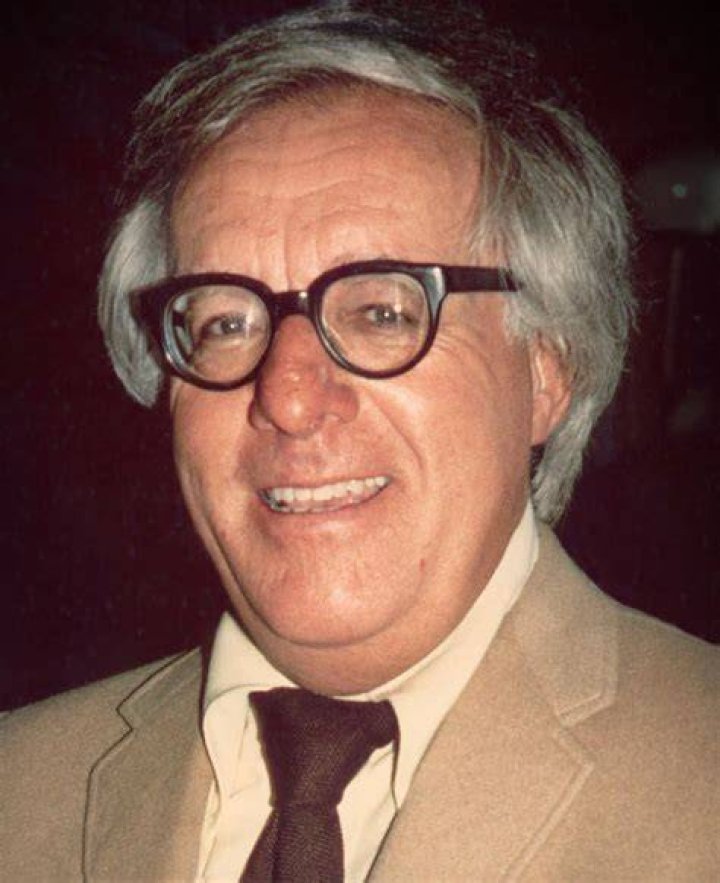 FileRay Bradbury (1975).jpg Wikipedia, the free encyclopedia