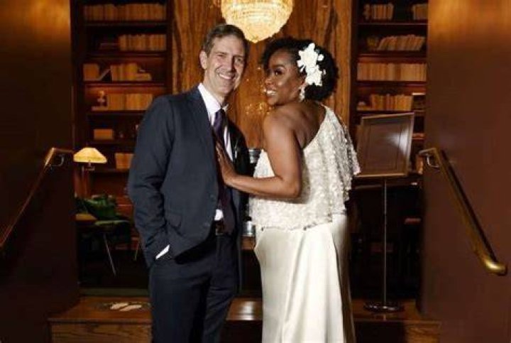 Greg Stohr is Married to Wife Kimberly Atkins. Kids.