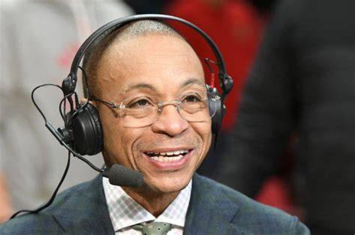 Gus Johnson is out as Knicks radio broadcaster