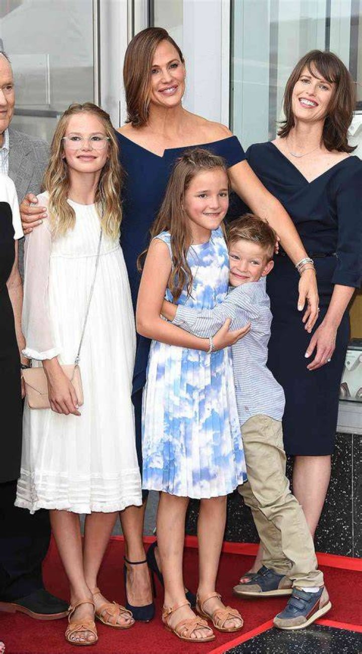 Jennifer Garner and Kids Face Masks Amid the COVID19 Pandemic
