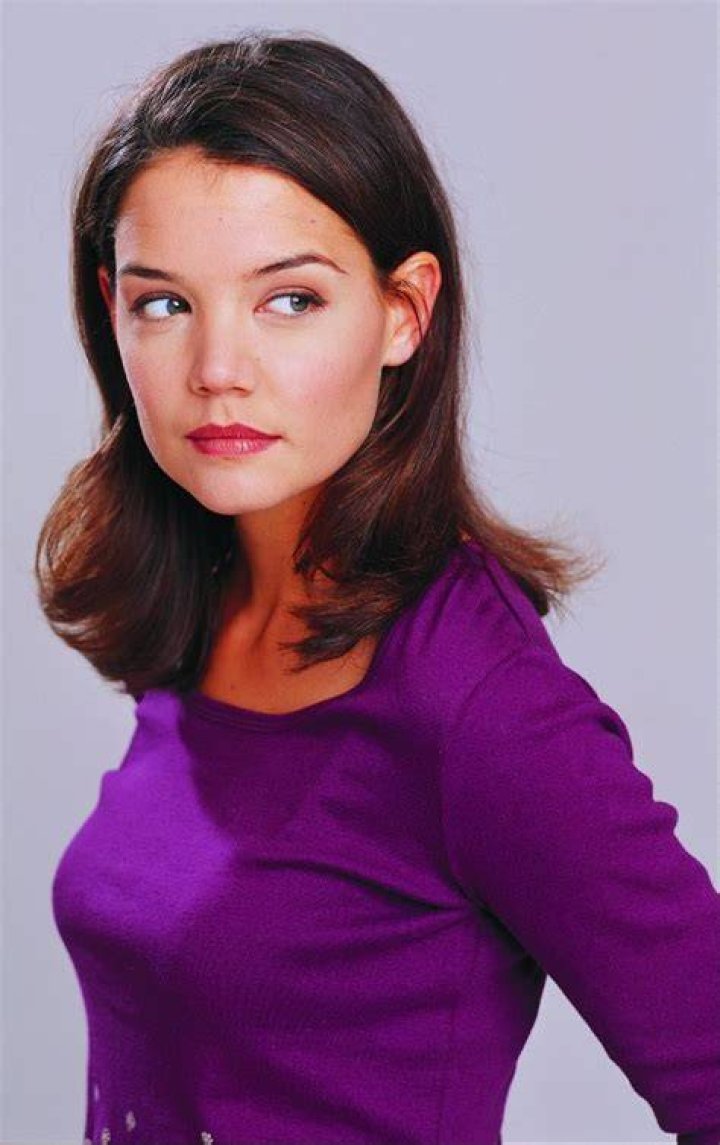 Katie Holmes's Height and Shoe Size How Tall Without Heels?