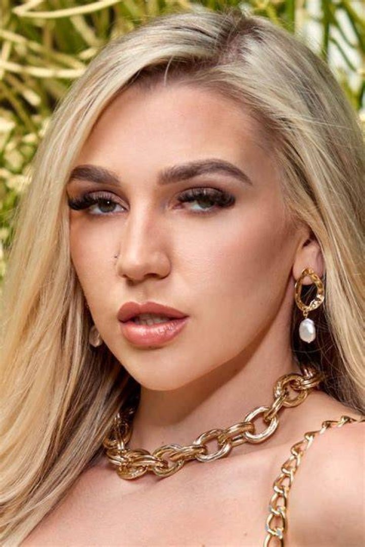 Kendra Sunderland Profile Images &mdash; The Movie Database (TMDB)