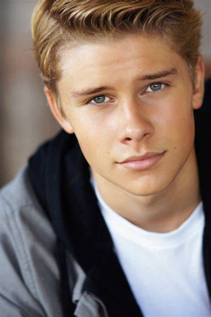 Logan Shroyer Blonde guys, Cute white boys, Blue eyed men