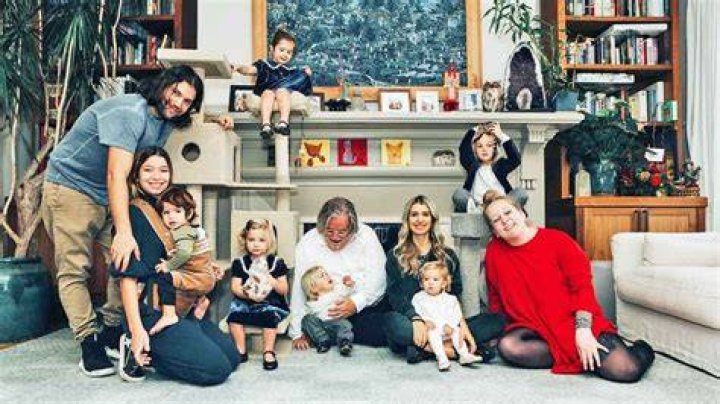 Matt Groening espera su sexto hijo junto a su mujer argentina Perfil