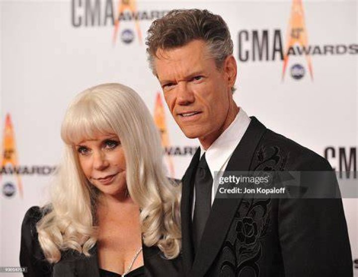 Randy Travis and wifemanager, Elizabeth, divorce
