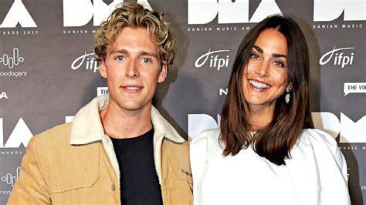 Sanger Christopher og model Cecilie Haugaard skal være forældre ALT.dk