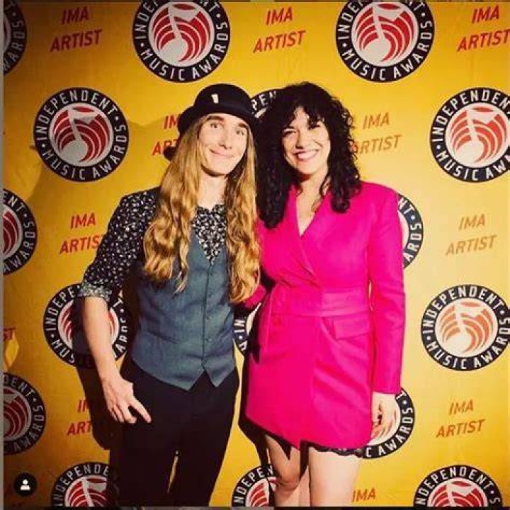 Sawyer Fredericks Net Worth Girlfriend Famous People Today