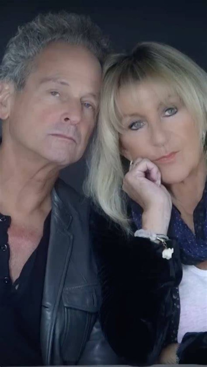 Watch Lindsey Buckingham and Christine McVie Play 'Don't Stop' With